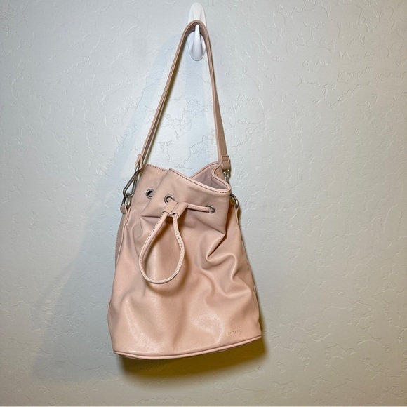 Matt &‎ Nat Isshiki Loom Collection Bucket Bag in Petal Pink - Picture 2 of 9
